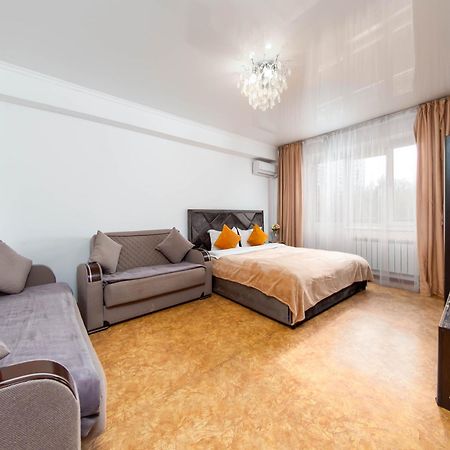 Apartment Оn Makatayeva 5 B Алма Ата Екстериор снимка