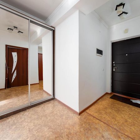 Apartment Оn Makatayeva 5 B Алма Ата Екстериор снимка