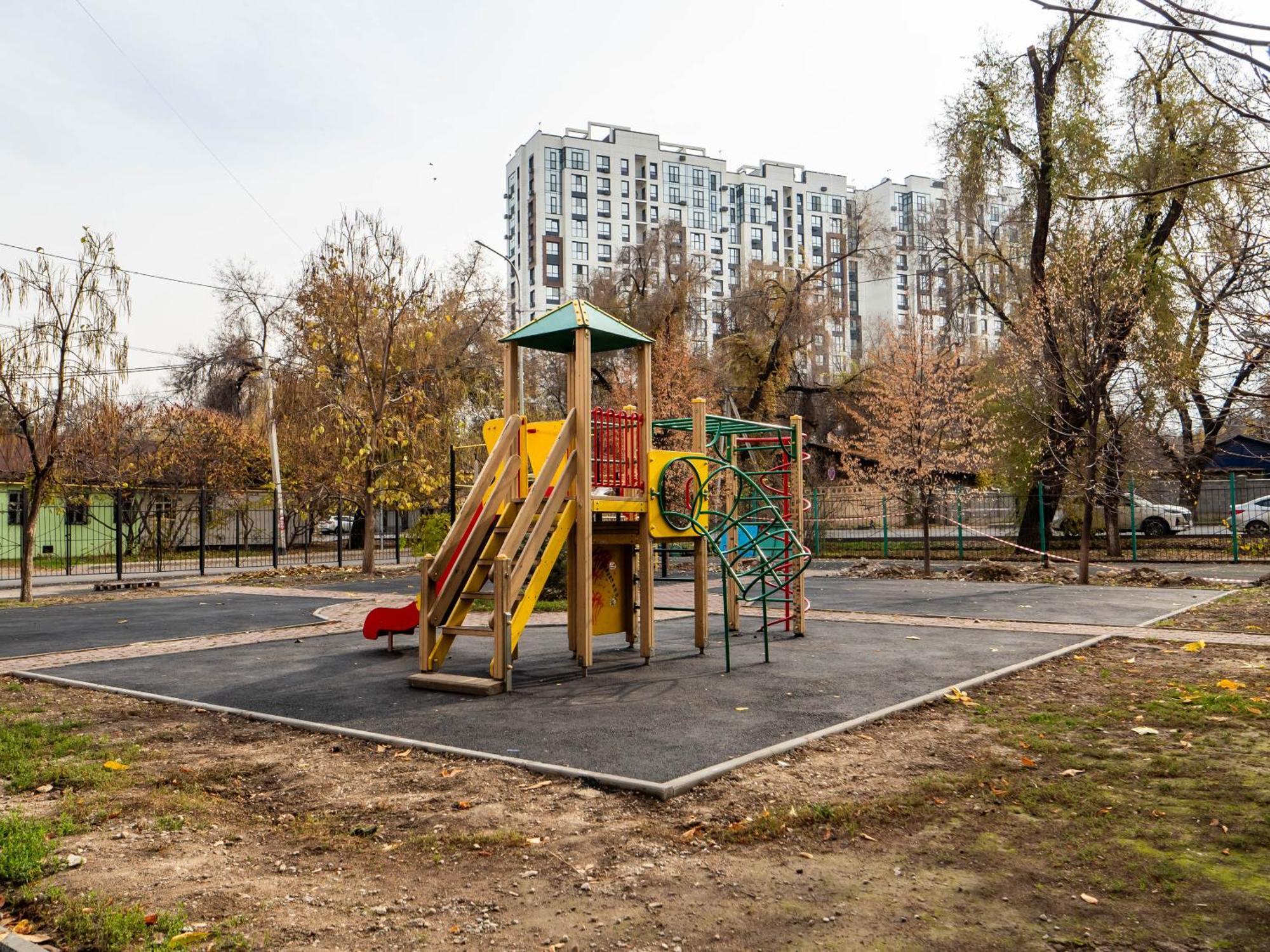 Apartment Оn Makatayeva 5 B Алма Ата Екстериор снимка