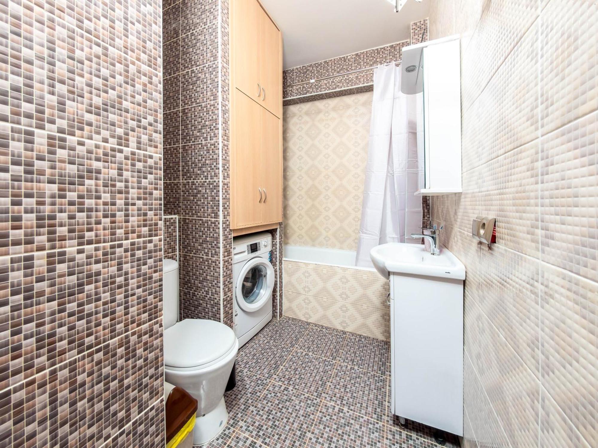 Apartment Оn Makatayeva 5 B Алма Ата Екстериор снимка