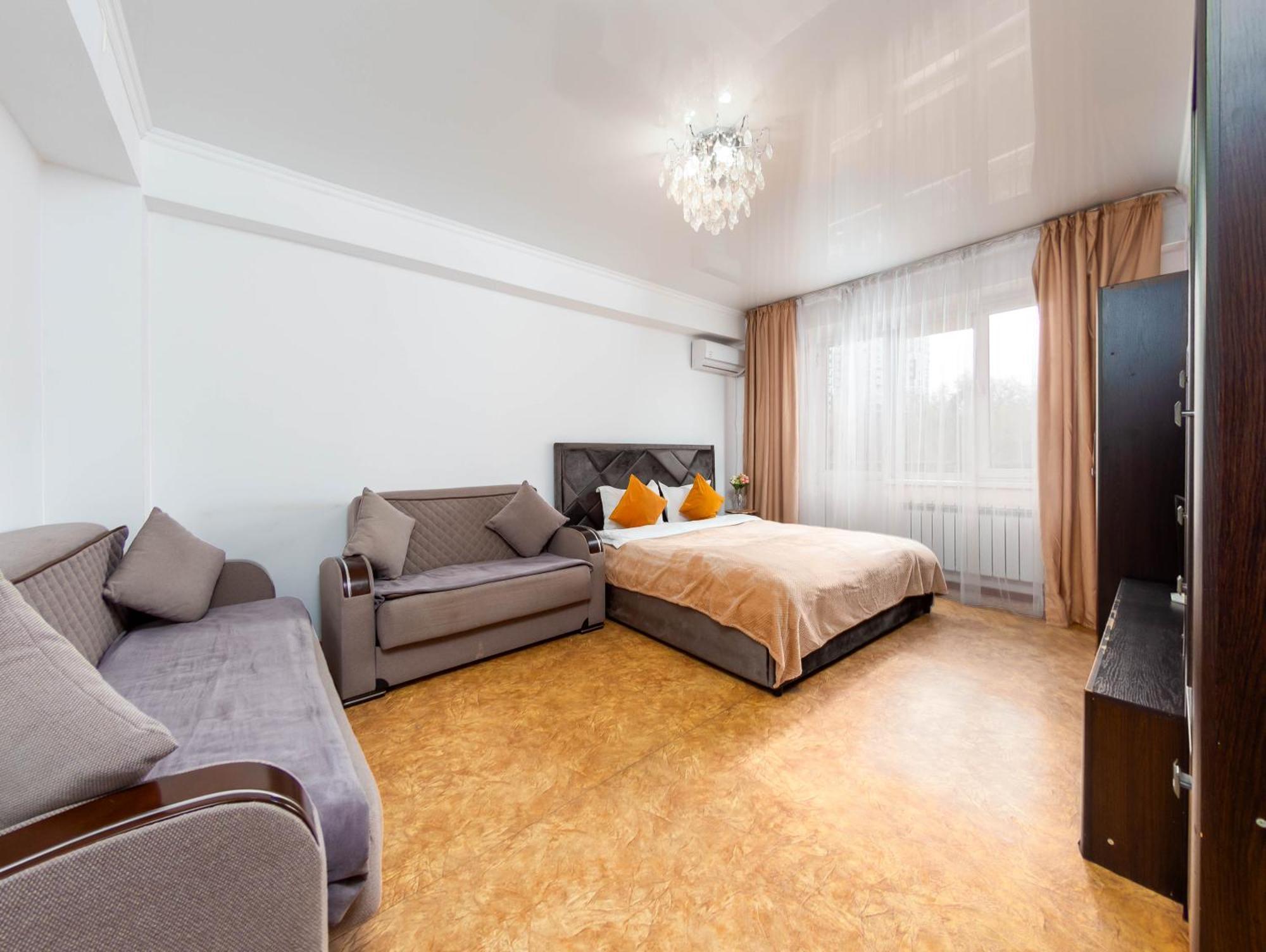Apartment Оn Makatayeva 5 B Алма Ата Екстериор снимка