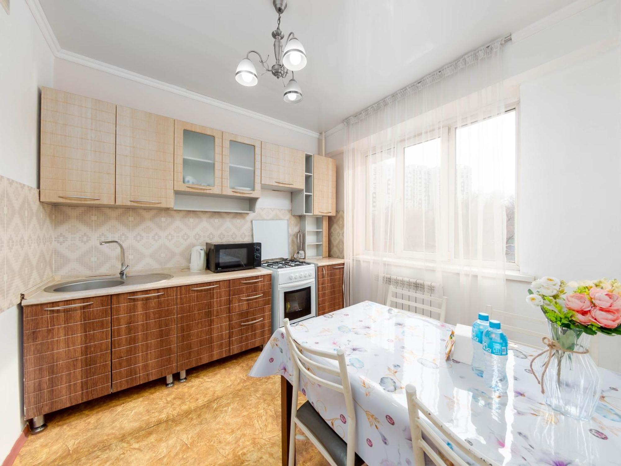 Apartment Оn Makatayeva 5 B Алма Ата Екстериор снимка